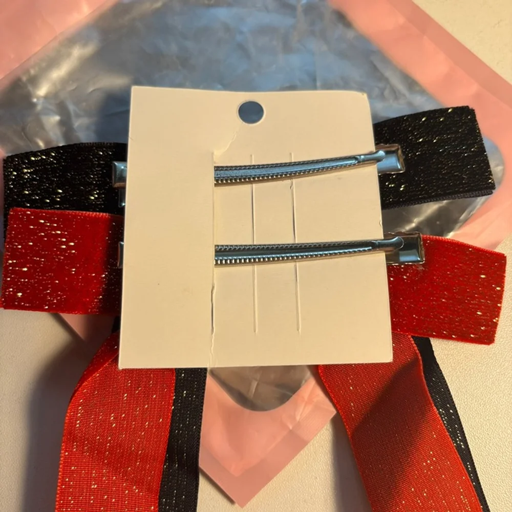 Set of 2 sparkly velvet hair bows, black and red, NEW
